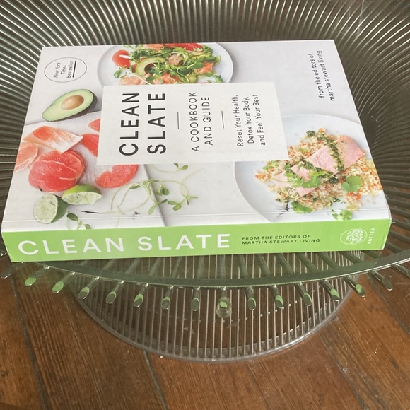 Clean Slate Cookbook - Reset Your Health, Detox Your Body, & Feel Your Best - Picture 3 of 10